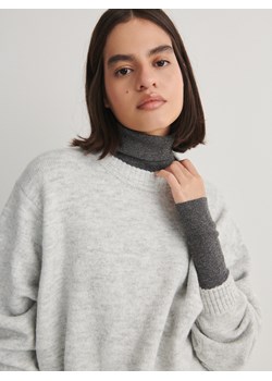 Reserved - Gładki sweter - jasnoszary ze sklepu Reserved w kategorii Swetry damskie - zdjęcie 166288526