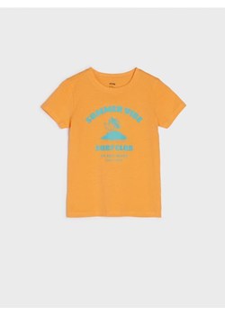 Sinsay - Koszulka z nadrukiem - pomarańczowy ze sklepu Sinsay w kategorii T-shirty chłopięce - zdjęcie 166316245