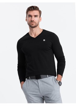 Longsleeve męski z elastanem sygnowany z dekoltem w serek - czarny V3 OM-LSCL-0110 ze sklepu ombre w kategorii T-shirty męskie - zdjęcie 166327875
