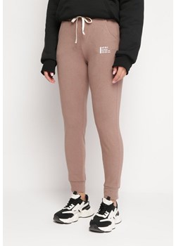 Ciemnobeżowe Dresowe Spodnie z Bawełny ze Ściągaczami i Sznurkiem w Pasie Bovis ze sklepu Born2be Odzież w kategorii Spodnie damskie - zdjęcie 166370998