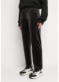 Ciemnoszare Welurowe Spodnie z Prostymi Nogawkami i Gumką w Pasie Lilraia ze sklepu Born2be Odzież w kategorii Spodnie damskie - zdjęcie 166371026
