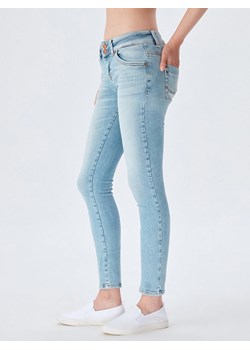 LTB Dżinsy &quot;Molly M&quot; - Slim fit - w kolorze błękitnym ze sklepu Limango Polska w kategorii Jeansy damskie - zdjęcie 166371858