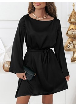 Czarna atłasowa sukienka z paskiem Oceniaa - czarny ze sklepu pakuten.pl w kategorii Sukienki - zdjęcie 166372838