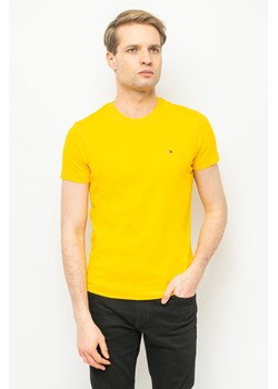 t-shirt męski tommy hilfiger xm0xm02000 żółty ze sklepu Royal Shop w kategorii T-shirty męskie - zdjęcie 166428439