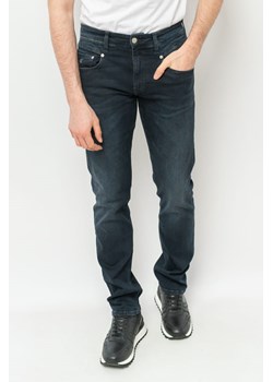 jeansy męskie calvin klein jeans j30j316000 granatowe ze sklepu Royal Shop w kategorii Jeansy męskie - zdjęcie 166428645