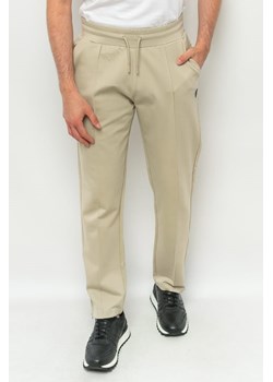 spodnie dresowe męskie guess z3yb02 kbt22 beżowy ze sklepu Royal Shop w kategorii Spodnie męskie - zdjęcie 166430569