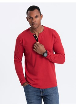 Longsleeve męski z dekoltem HENLEY - czerwony V7 OM-LSCL-0107 ze sklepu ombre w kategorii T-shirty męskie - zdjęcie 166465745