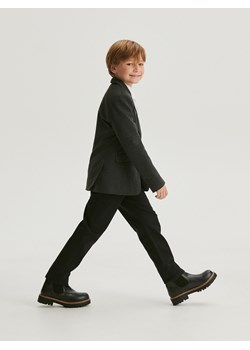 Reserved - Spodnie chino regular fit - czarny ze sklepu Reserved w kategorii Spodnie chłopięce - zdjęcie 166466365