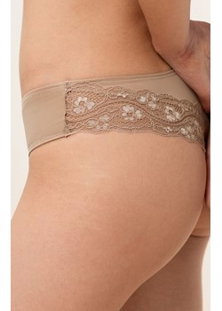 Triumph stringi typu brazyliany cieliste 2-pack Lovely Micro 10218673, Kolor cielisty, Rozmiar L, Triumph ze sklepu Intymna w kategorii Majtki damskie - zdjęcie 166480645