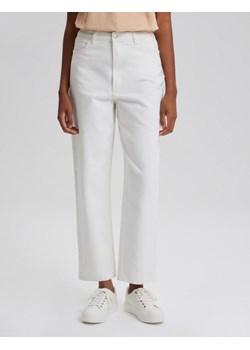 Spodnie RENETTA Off White 34 ze sklepu Diverse w kategorii Jeansy damskie - zdjęcie 166495167