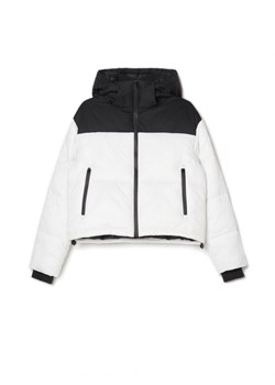 Cropp - Czarno-biała kurtka puffer z kapturem - biały ze sklepu Cropp w kategorii Kurtki damskie - zdjęcie 166503027