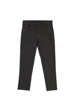 Cropp - Czarne spodnie regular - czarny ze sklepu Cropp w kategorii Spodnie męskie - zdjęcie 166503038