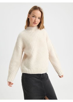 Sinsay - Sweter ze stójką - kremowy ze sklepu Sinsay w kategorii Swetry damskie - zdjęcie 166535939
