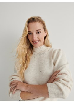 Reserved - Sweter z kryształkami - kremowy ze sklepu Reserved w kategorii Swetry damskie - zdjęcie 166543758