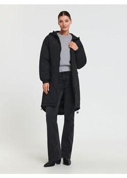 Sinsay - Płaszcz pikowany z kapturem - czarny ze sklepu Sinsay w kategorii Płaszcze damskie - zdjęcie 166589589