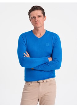 Elegancki sweter męski z dekoltem w serek - niebieski V19 OM-SWBS-0107 ze sklepu ombre w kategorii Swetry męskie - zdjęcie 166594556