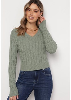 Zielony Sweter w Warkoczykowy Splot z Trójkątnym Dekoltem Goldria ze sklepu Born2be Odzież w kategorii Swetry damskie - zdjęcie 166625738