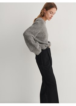 Reserved - Spodnie z paskiem - czarny ze sklepu Reserved w kategorii Spodnie damskie - zdjęcie 166638506