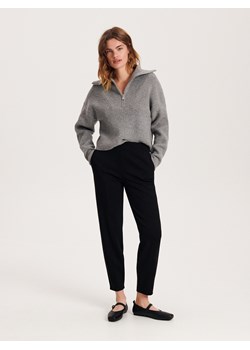 Reserved - Spodnie z ozdobnym przeszciem - czarny ze sklepu Reserved w kategorii Spodnie damskie - zdjęcie 166639466