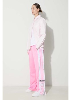 adidas Originals spodnie dresowe Adibreak Pant kolor różowy z aplikacją IP0618 ze sklepu PRM w kategorii Spodnie damskie - zdjęcie 166668908