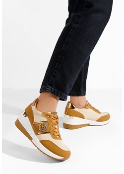 Camelowe sneakersy damskie na koturnie Rhisa ze sklepu Zapatos w kategorii Buty sportowe damskie - zdjęcie 166693075