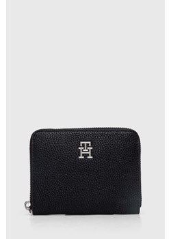 Tommy Hilfiger portfel damski kolor czarny ze sklepu ANSWEAR.com w kategorii Portfele damskie - zdjęcie 166763019