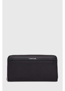 Calvin Klein portfel damski kolor czarny ze sklepu ANSWEAR.com w kategorii Portfele damskie - zdjęcie 166763108