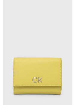 Calvin Klein portfel damski kolor żółty ze sklepu ANSWEAR.com w kategorii Portfele damskie - zdjęcie 166764369