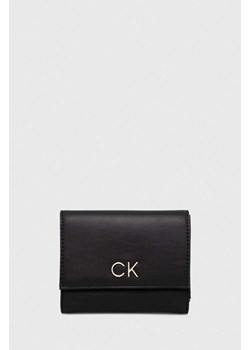 Calvin Klein portfel damski kolor czarny ze sklepu ANSWEAR.com w kategorii Portfele damskie - zdjęcie 166764385