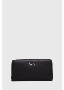 Calvin Klein portfel damski kolor czarny ze sklepu ANSWEAR.com w kategorii Portfele damskie - zdjęcie 166764399