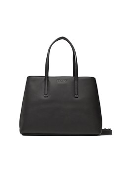 Torebka Calvin Klein Ck Must Tote Md K60K610453 Czarny ze sklepu eobuwie.pl w kategorii Torby Shopper bag - zdjęcie 166786205