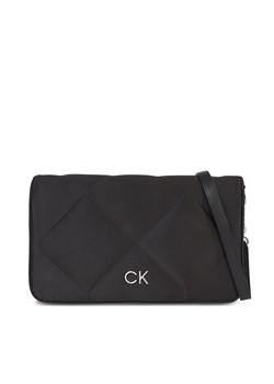 Torebka Calvin Klein Re-Lock Quilt Shoulder Bag-Satin K60K611300 Czarny ze sklepu eobuwie.pl w kategorii Listonoszki - zdjęcie 166825915
