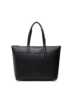 Torebka Calvin Klein Ck Must Shopper Lg W/Slip Pkt K60K609860 Czarny ze sklepu eobuwie.pl w kategorii Torby Shopper bag - zdjęcie 166829479