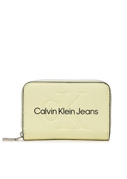 Mały Portfel Damski Calvin Klein Jeans Sculpted Med Zip Around Mono K60K607229 ZCW ze sklepu eobuwie.pl w kategorii Portfele damskie - zdjęcie 166829545
