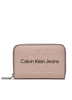 Duży Portfel Damski Calvin Klein Jeans Sculpted Med Zip Around Mono K60K607229 Pale Conch TFT ze sklepu eobuwie.pl w kategorii Portfele damskie - zdjęcie 166840856