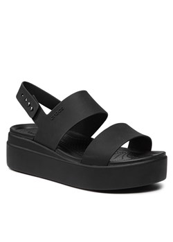 Sandały Crocs Brooklyn Low Wedge W 206453 Black/Black ze sklepu eobuwie.pl w kategorii Sandały damskie - zdjęcie 166883906