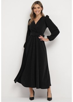 Czarna Rozkloszowana Sukienka Maxi z Kopertowym Dekoltem i Paskiem Zeina ze sklepu Born2be Odzież w kategorii Sukienki - zdjęcie 166927586