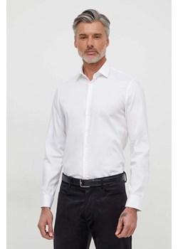 Calvin Klein koszula męska kolor biały slim z kołnierzykiem klasycznym ze sklepu ANSWEAR.com w kategorii Koszule męskie - zdjęcie 166929045