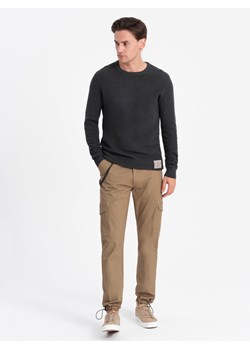 Spodnie męskie z kieszeniami cargo i ściągaczem na dole nogawki - ciepło-brązowe V2 OM-PACG-0189 ze sklepu ombre w kategorii Spodnie męskie - zdjęcie 166948438
