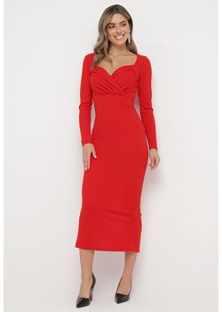 Czerwona Dopasowana Sukienka Maxi z Kopertowym Dekoltem Mistena ze sklepu Born2be Odzież w kategorii Sukienki - zdjęcie 166956558