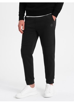 Spodnie męskie dresowe z przeszyciami na nogawkach - czarne V1 OM-PASK-0128 ze sklepu ombre w kategorii Spodnie męskie - zdjęcie 166967167