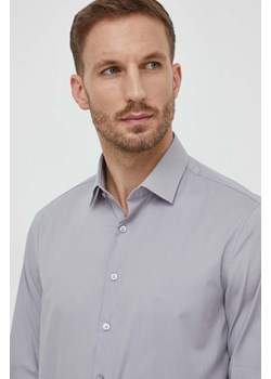 Calvin Klein koszula męska kolor szary slim z kołnierzykiem klasycznym ze sklepu ANSWEAR.com w kategorii Koszule męskie - zdjęcie 166976828