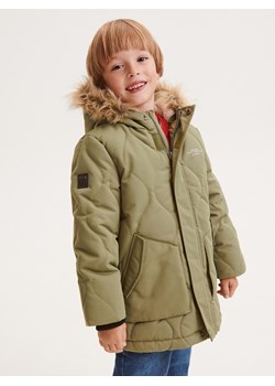 Reserved - Ocieplany płaszcz z kapturem - ciemnozielony ze sklepu Reserved w kategorii Kurtki chłopięce - zdjęcie 166984876