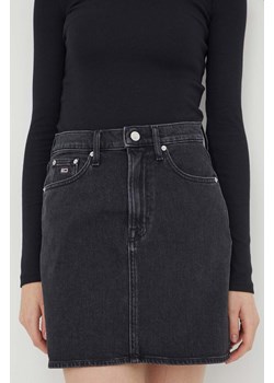 Tommy Jeans spódnica jeansowa kolor czarny mini ołówkowa ze sklepu ANSWEAR.com w kategorii Spódnice - zdjęcie 166985698