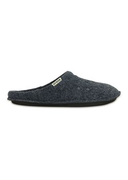 Crocs Kapcie &quot;Classic Slipper&quot; w kolorze granatowym ze sklepu Limango Polska w kategorii Kapcie męskie - zdjęcie 166993078