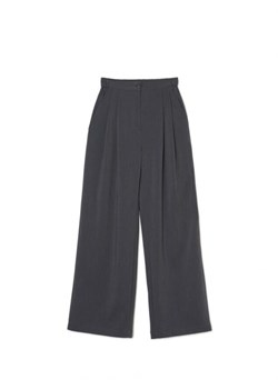 Cropp - Szare spodnie wide leg - fioletowy ze sklepu Cropp w kategorii Spodnie damskie - zdjęcie 166999055