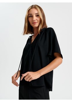 Sinsay - Bluzka z wiązaniem - czarny ze sklepu Sinsay w kategorii Bluzki damskie - zdjęcie 167360786