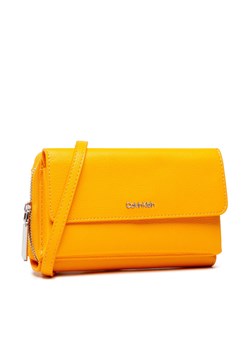 Torebka Calvin Klein Ck Must Mini Bag K60K609131 Orange Flash SCD ze sklepu eobuwie.pl w kategorii Listonoszki - zdjęcie 167373345