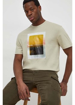 Calvin Klein t-shirt bawełniany męski kolor beżowy z nadrukiem ze sklepu ANSWEAR.com w kategorii T-shirty męskie - zdjęcie 167387537