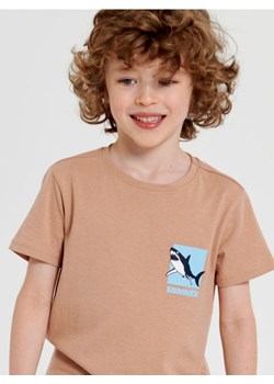 Sinsay - Koszulka z nadrukiem - brązowy ze sklepu Sinsay w kategorii T-shirty chłopięce - zdjęcie 167411899
